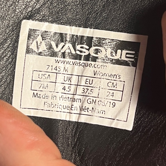 Vasque St. Elias GTX hiking boot size 7 women’s. Worn but lots of life! - Picture 4 of 6